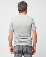 T-shirt peau à peau pour homme couleur gris vue de dos.